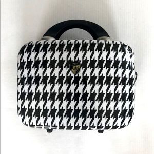 Heys Travel Hard Shell Tolietry Case Houndstooth